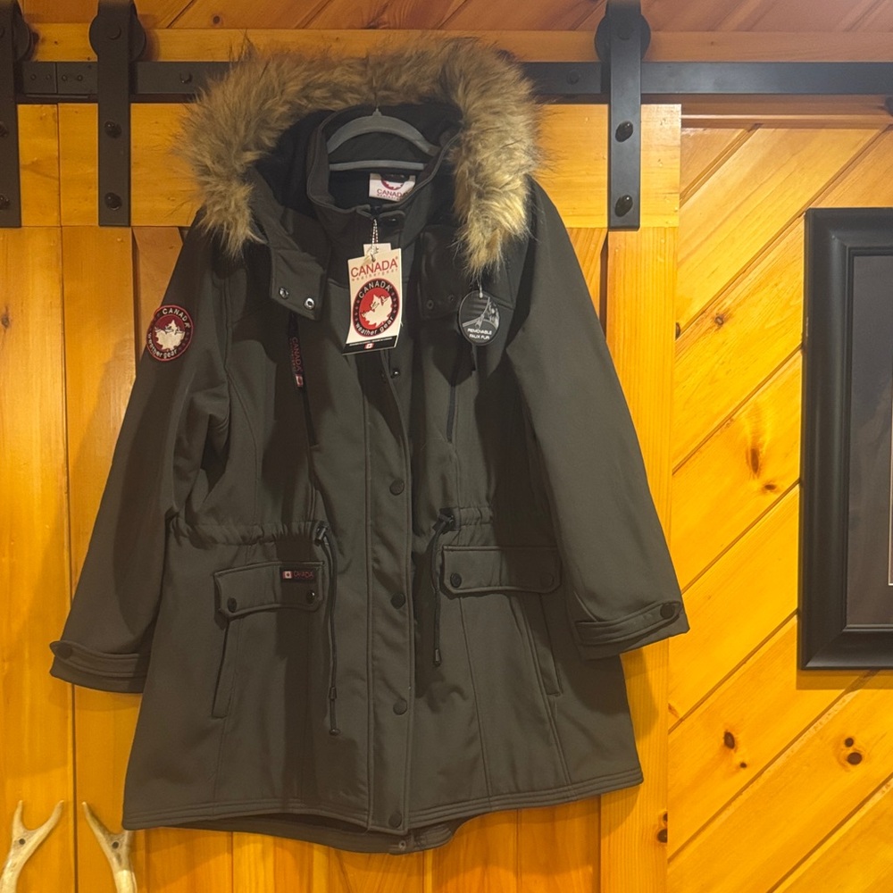 Canada Weather-Resistant Fur-Trim Parka Jacket in Olive Green - Women